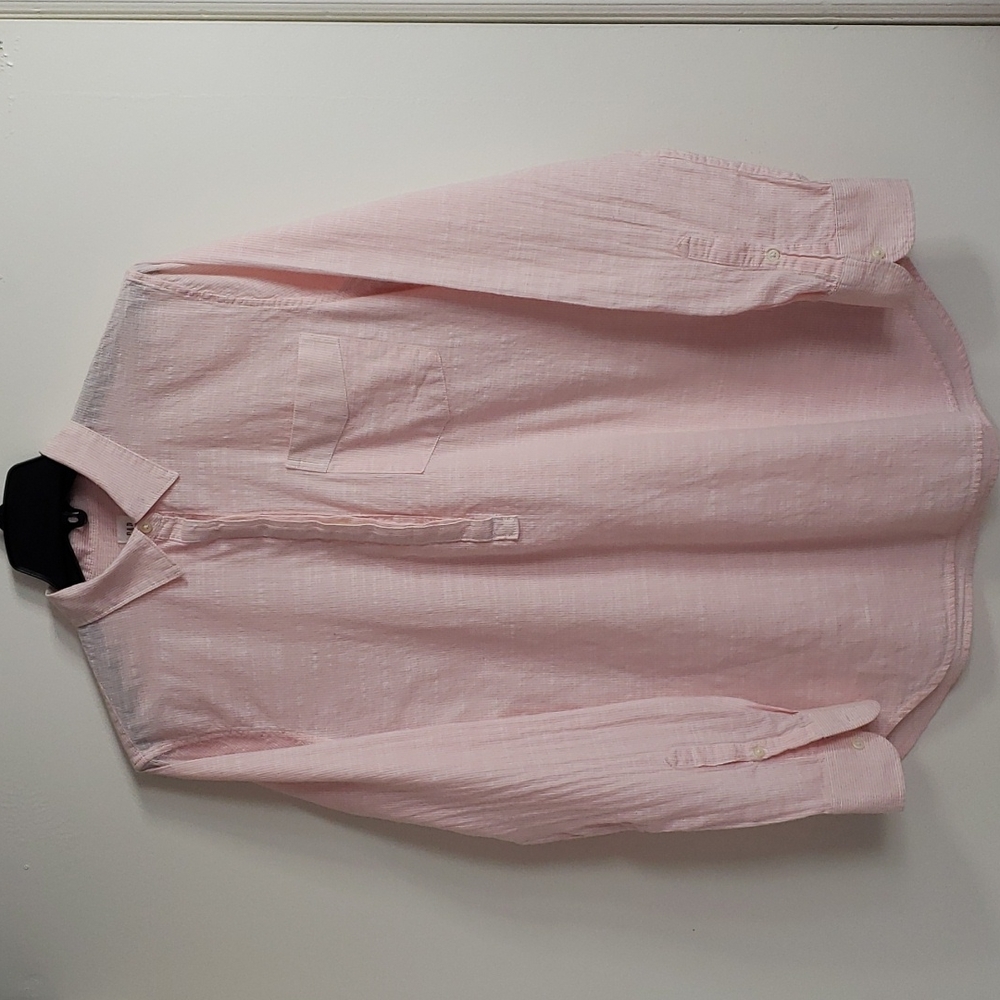 GAP LONG SLEEVE SHIRT. COLOR PINK AND WHITE. USED. SIZE S TALL.